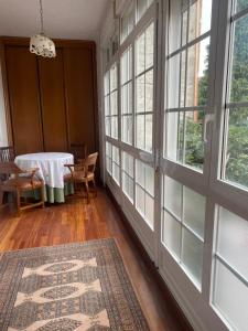 Un pat sau paturi într-o cameră la Apartamento en Monforte
