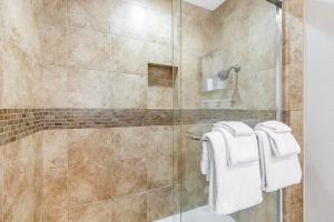 Ένα μπάνιο στο Oceanfront Oasis in Newport Beach Steps to Balboa Park, Pier, and The Fun Zone! +57 φωτογραφίες