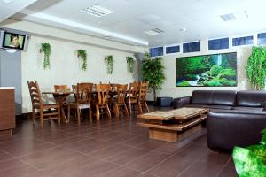 TV a/nebo společenská místnost v ubytování Eurohotel