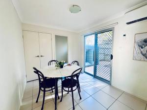 北湖Calm Hideaway - Townhouse with Pool Access & Garage的相册照片