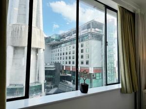 Uma vista geral da montanha ou uma vista da montanha a partir do apartamento