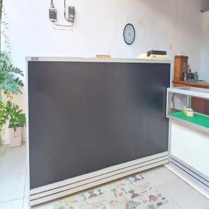 Fotografie z fotogalerie ubytování Kenewae Living Near Alun-alun Wonosari Mitra RedDoorz v destinaci Wonosari