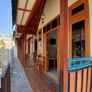 Balkón nebo terasa v ubytování Kenewae Living Near Alun-alun Wonosari Mitra RedDoorz