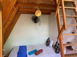 Letto o letti in una camera di Angry Birds Tree house