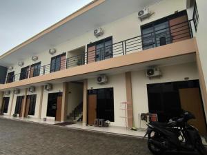 Bangunan di mana terletaknya hotel +29 gambar