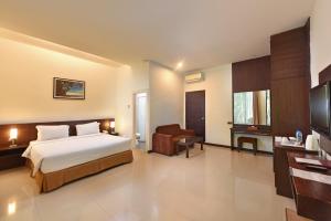 Krevet ili kreveti u jedinici u objektu The Hill Hotel & Resort Sibolangit Powered by Archipelago