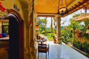Taman di luar Ritika 1 BR Deluxe Garden view ZN238