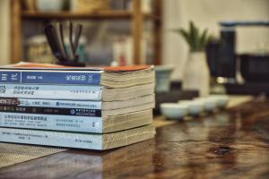 Die Bibliothek im Privatzimmer