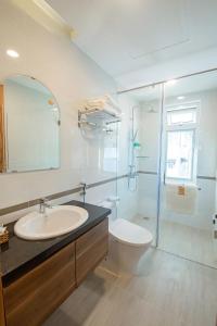 Et badeværelse på GMP Valley Hotel DL - by BAY LUXURY