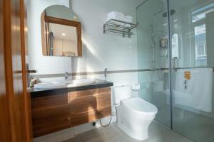 Et badeværelse på GMP Valley Hotel DL - by BAY LUXURY