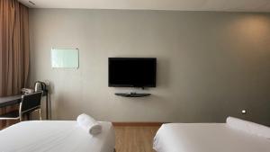 TV a/nebo společenská místnost v ubytování The Leverage Business Hotel - Rawang