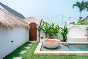 Foto dalla galleria di Casa Nebula Villa a Kerobokan Altre 10 foto