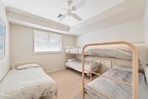 Gallery image of 6-35 Esplanade - Beachfront - No Linen Included in Victor Harbor +13 photos