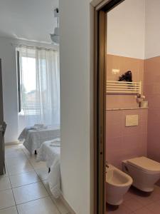 Pensione Piemonte Loreto的一间浴室