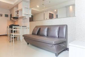 Η κουζίνα ή μικρή κουζίνα στο Scenic and Comfortable 2BR Sky Terrace Apartment By Travelio