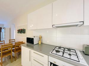 Galeriebild der Unterkunft Spacious & Modern 1 Bedroom Holiday Home in Perivolia tou Trikomou