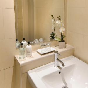 Ванная комната в Mode Hotel St Annes +30 фотографий