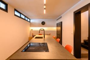 特拉维夫Rokah Luxury Villa at Ramat HaHayal的相册照片