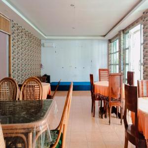 Гостиная зона в RedDoorz Syariah at Hotel Dafiz Ananda Ujung Padang