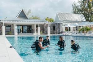 Бассейн в Cotton Bay Resort & Spa или поблизости