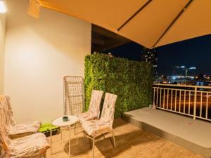 Μπαλκόνι ή βεράντα στο Al Barsha South Fourth