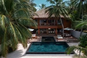 Bazén v ubytování Huvafen Fushi Maldives nebo v jeho okolí