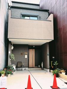 Exteriér nebo vchod ubytování JoyHome 天下茶屋駅7分4LDK一軒家 難波梅田黒門関空直通 無料駐車場