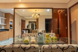 Fotografie z fotogalerie ubytování Trivana Pool View 3BR Senayan v destinaci Jakarta