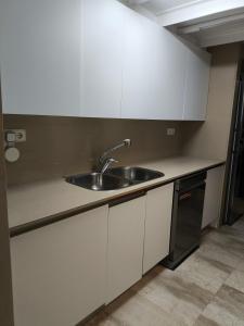 Gallery image of Habitación doble con baño privado in Viladecáns +99 photos