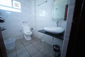 Koupelna v ubytování Mazus Urban Express + 23 fotografií