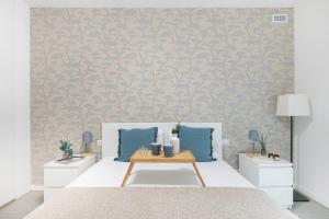 A seating area at Luxury apt in Moscova (Gym+parking+private office)