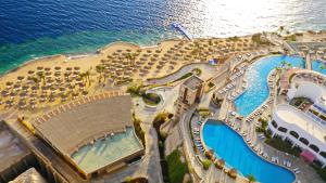 Bazén v ubytování Reef Oasis Blue Bay Resort & Spa nebo v jeho okolí