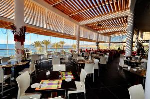 Restaurace v ubytování Reef Oasis Blue Bay Resort & Spa