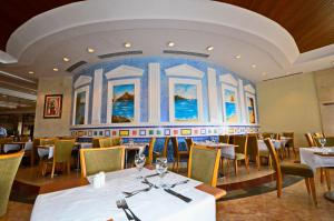 Restaurace v ubytování Reef Oasis Blue Bay Resort & Spa