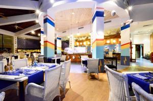 Restaurace v ubytování Reef Oasis Blue Bay Resort & Spa