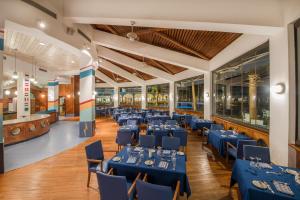 Restaurace v ubytování Reef Oasis Blue Bay Resort & Spa