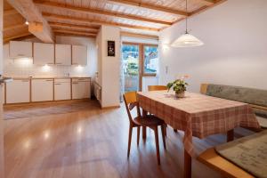 Fotografie z fotogalerie ubytování Appartement Egart 3 v destinaci Resia