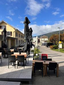 Nespecifikovaný výhled na hory nebo výhled na hory při pohledu z hotelu