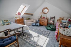 Postel nebo postele na pokoji v ubytování Four Season Ski, Lake & Golf Home on Lake Rescue