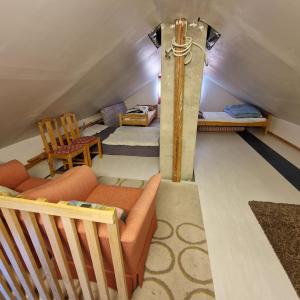 Ένα ή περισσότερα κρεβάτια σε δωμάτιο στο Captivating 6-Bed Cottage in Lismarka