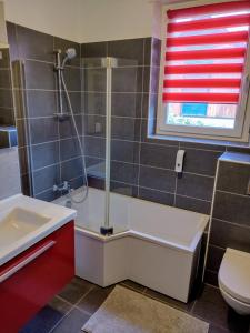 Koupelna v ubytování Madame du Barry - Proche Gare, Zenith et CHU + 5 fotografií