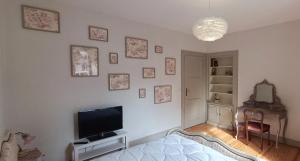 TV a/nebo společenská místnost v ubytování Madame du Barry - Proche Gare, Zenith et CHU