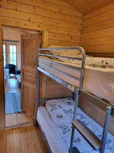 Postel nebo postele na pokoji v ubytování Ásunnarstaðir