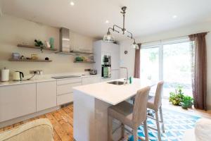 Kuchyň nebo kuchyňský kout v ubytování Greys Lane Villa - Dingle + 4 fotografie