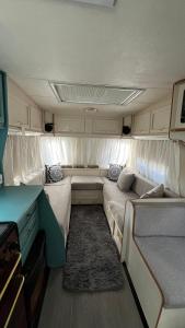 Postel nebo postele na pokoji v ubytování Caravan Albania