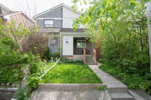 Zahrada ubytování Charming Basement Suite with Private Entrance Near Subway, Koreatown & UofT