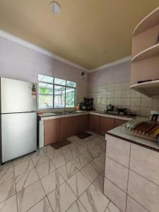 Nhà bếp/bếp nhỏ tại SJ Family Homestay