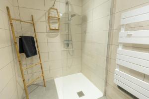 Ένα μπάνιο στο Appartement cosy et lumineux à Kaysersberg +14 φωτογραφίες