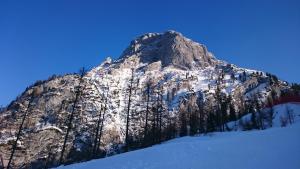 A general mountain view or a mountain view taken from Az apartmant