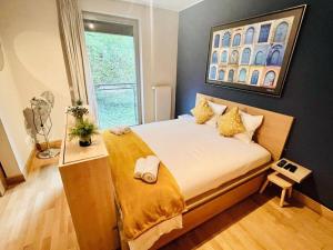 Postel nebo postele na pokoji v ubytování Chic one bedroom with parking&terrace-KIR22